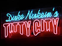 #020Υͥ/Duke Nukem Foreverפºݤ˥ץ쥤饹٥ǹԤ줿٥ȤƲεԤ̤˾㤫ĺǶˡǥ塼˥塼ζᶷݡ