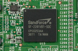 画像ギャラリー No.005のサムネイル画像 / Intel製SSD「SSD 520」レビュー。ランダムアクセス性能がSSD 510比で大きく向上
