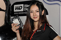 画像ギャラリー No.010のサムネイル画像 / 「NGF 2012/GeForce LAN」のゲームイベント部分レポート。中国のゲーム大会は確かにスポーツ興行だった