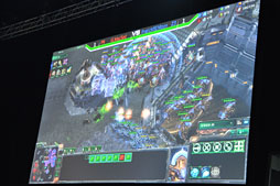 画像ギャラリー No.015のサムネイル画像 / 「NGF 2012/GeForce LAN」のゲームイベント部分レポート。中国のゲーム大会は確かにスポーツ興行だった