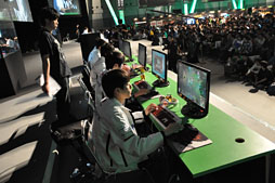画像ギャラリー No.017のサムネイル画像 / 「NGF 2012/GeForce LAN」のゲームイベント部分レポート。中国のゲーム大会は確かにスポーツ興行だった