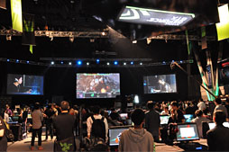 画像ギャラリー No.020のサムネイル画像 / 「NGF 2012/GeForce LAN」のゲームイベント部分レポート。中国のゲーム大会は確かにスポーツ興行だった
