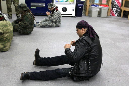 画像ギャラリー No.008のサムネイル画像 / 格闘家・前田日明が現実世界と電脳世界で銃撃戦を繰り広げる。「RED STONE マスケッティア紹介 サバゲー体験 with 前田日明」レポート