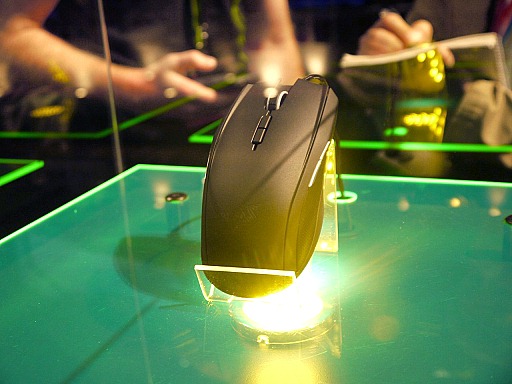 #021Υͥ/E3 2012Razer֡˿ޥRazer TaipanפȡMechWarrior Onlineѥȥ餬Ÿ