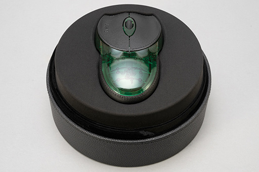 画像ギャラリー No.006のサムネイル画像 / 約23万円でも完売したマウス!? Razer初のゲーマー向けマウスを復刻した「Razer Boomslang」20周年モデルを写真で見る