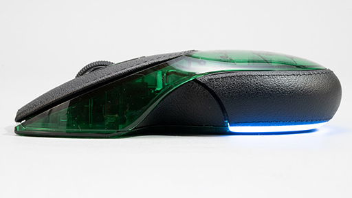 画像ギャラリー No.013のサムネイル画像 / 約23万円でも完売したマウス!? Razer初のゲーマー向けマウスを復刻した「Razer Boomslang」20周年モデルを写真で見る