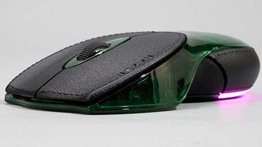 画像ギャラリー No.015のサムネイル画像 / 約23万円でも完売したマウス!? Razer初のゲーマー向けマウスを復刻した「Razer Boomslang」20周年モデルを写真で見る