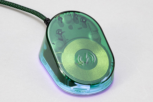 画像ギャラリー No.020のサムネイル画像 / 約23万円でも完売したマウス!? Razer初のゲーマー向けマウスを復刻した「Razer Boomslang」20周年モデルを写真で見る