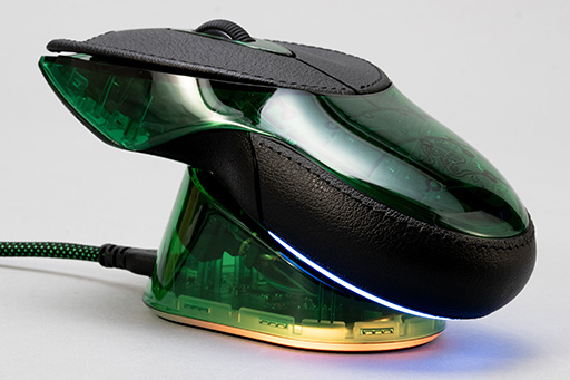 画像ギャラリー No.021のサムネイル画像 / 約23万円でも完売したマウス!? Razer初のゲーマー向けマウスを復刻した「Razer Boomslang」20周年モデルを写真で見る