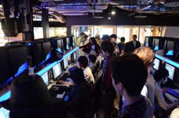 画像ギャラリー No.005のサムネイル画像 / 「Alliance of Valiant Arms」のオフラインイベント，「DeToNator Presents ネットカフェキャラバン 2012 番外編」をレポート