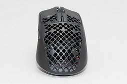 画像集#007のサムネイル/極端な肉抜きボディのワイヤレスマウス「Aerox 3 Wireless」レビュー。見た目の割に扱いやすく，バッテリーの持ちや高速充電も好印象