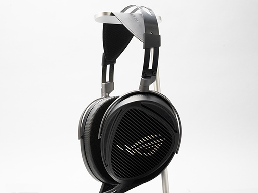 画像ギャラリー No.003のサムネイル画像 / 一度は体験したい平面駆動型スピーカー+開放型のゲーミングヘッドセット「ROG Kithara」をレビュー