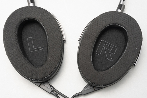 画像ギャラリー No.007のサムネイル画像 / 一度は体験したい平面駆動型スピーカー+開放型のゲーミングヘッドセット「ROG Kithara」をレビュー