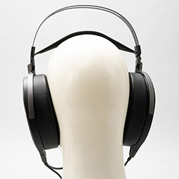 画像ギャラリー No.019のサムネイル画像 / 一度は体験したい平面駆動型スピーカー+開放型のゲーミングヘッドセット「ROG Kithara」をレビュー