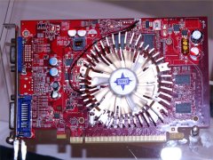 #016Υͥ/AMDȥ꡼ߥɥ륯饹GPUATI Radeon HD 4670/4650פȯɽ