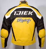 ���������꡼ No.001�Υ���ͥ������ / ���Х���Ӥ˥�ƥ�ơ���DEAD RISING 2�ס����Υ��㥱�å�ȯ��