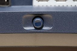 画像ギャラリー No.013のサムネイル画像 / ウルトラワイドの臨場感に量子ドット有機ELの映像美&240Hz表示の「Alienware 34」は,一度使うと手放せないディスプレイだ