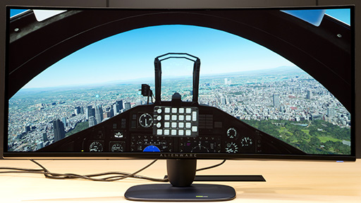 画像ギャラリー No.021のサムネイル画像 / ウルトラワイドの臨場感に量子ドット有機ELの映像美&240Hz表示の「Alienware 34」は,一度使うと手放せないディスプレイだ