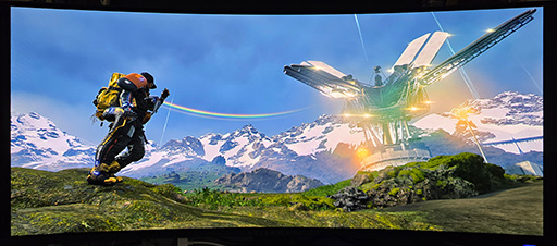 画像ギャラリー No.023のサムネイル画像 / ウルトラワイドの臨場感に量子ドット有機ELの映像美&240Hz表示の「Alienware 34」は,一度使うと手放せないディスプレイだ