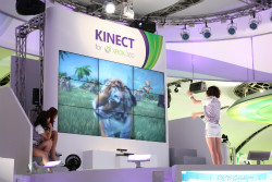 TGS 2010ϥޥեȥ֡ˤϥɥѡƥȥޤ50ȥ뤬롣Kinectбȥ֥ޥ2פλͷʤɸ