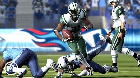 画像ギャラリー No.004のサムネイル画像 / リアル系アメフトゲーム「マッデン NFL 11（英語版）」，いよいよ明日発売。投げて・捕って・走りまくるのだ