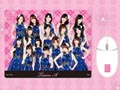 ��AKB48�פΥץ饤�������ߥ塼�����Ȼ��߸������о졣��1�Ƥϡ�USB�ޥ�����3D�ޥ����ѥåɥ��åȡס֥���֥顼�פʤɷ�3�����ƥ���Ѱ�