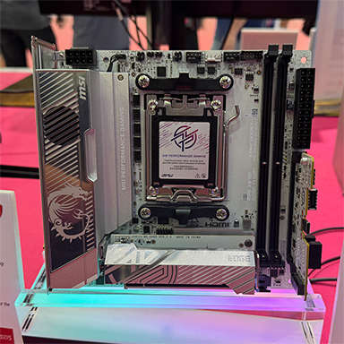 画像ギャラリー No.011のサムネイル画像 / Ryzen Z2 Extreme採用の携帯型ゲームPCや漆塗りのモバイルノートPCなどMSIの注目製品を一気に紹介