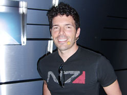  No.001Υͥ / Mass Effect꡼Casey Hudson᤬Microsoft StudiosҡĥбHMDHoloLensץץȤΨ뤳Ȥ