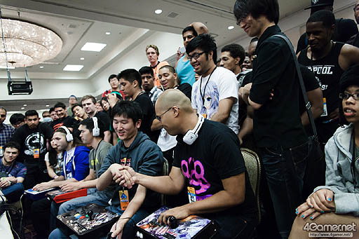 EVO2015ϡŴ7פǥΥ꤬ŪͥUMvC3פǤCrossRF꤬ǽη辡ȡʥȤضʤ᤿EVO2ܤޤȤ