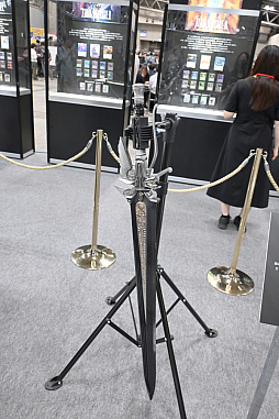 ���������꡼ No.012�Υ���ͥ������ / �֥ޥ��å������ݥåȥ饤�� :FINAL FANTASY�ץ�ݡ��ȡ��Х����������ɤ�ϡ��ǥ���ǥ��ȥʤ�Ÿ������Ƥ��������ͻҤ��Ϥ�