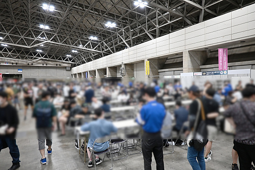 ���������꡼ No.020�Υ���ͥ������ / �֥ޥ��å������ݥåȥ饤�� :FINAL FANTASY�ץ�ݡ��ȡ��Х����������ɤ�ϡ��ǥ���ǥ��ȥʤ�Ÿ������Ƥ��������ͻҤ��Ϥ�