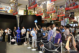 画像ギャラリー No.006のサムネイル画像 / オンラインゲームに対する社会の理解がどう変わるのか楽しみ――「ドラゴンクエストX」発売記念イベント会場で,堀井雄二氏と齊藤陽介氏にインタビュー