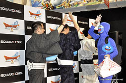 画像ギャラリー No.009のサムネイル画像 / オンラインゲームに対する社会の理解がどう変わるのか楽しみ――「ドラゴンクエストX」発売記念イベント会場で,堀井雄二氏と齊藤陽介氏にインタビュー
