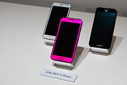画像ギャラリー No.019のサムネイル画像 / KDDI，2012年夏モデルとなるAndroid 4.0スマートフォン5モデルを発表