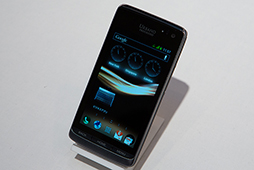 画像ギャラリー No.035のサムネイル画像 / KDDI，2012年夏モデルとなるAndroid 4.0スマートフォン5モデルを発表