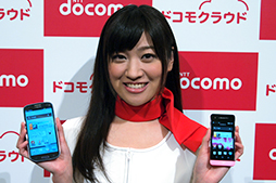 画像ギャラリー No.026のサムネイル画像 / NTTドコモ，「Xperia GX＆SX」や「GALAXY S III」，「ジョジョの奇妙な冒険」コラボモデルなど夏モデルスマートフォン16機種を発表