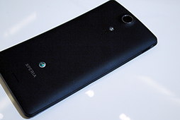 画像ギャラリー No.032のサムネイル画像 / NTTドコモ，「Xperia GX＆SX」や「GALAXY S III」，「ジョジョの奇妙な冒険」コラボモデルなど夏モデルスマートフォン16機種を発表