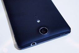 画像ギャラリー No.034のサムネイル画像 / NTTドコモ，「Xperia GX＆SX」や「GALAXY S III」，「ジョジョの奇妙な冒険」コラボモデルなど夏モデルスマートフォン16機種を発表