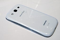 画像ギャラリー No.044のサムネイル画像 / NTTドコモ，「Xperia GX＆SX」や「GALAXY S III」，「ジョジョの奇妙な冒険」コラボモデルなど夏モデルスマートフォン16機種を発表