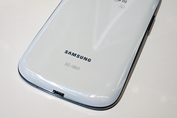 画像ギャラリー No.047のサムネイル画像 / NTTドコモ，「Xperia GX＆SX」や「GALAXY S III」，「ジョジョの奇妙な冒険」コラボモデルなど夏モデルスマートフォン16機種を発表