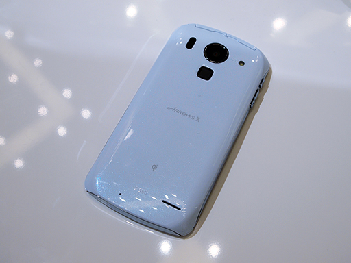 画像ギャラリー No.049のサムネイル画像 / NTTドコモ，「Xperia GX＆SX」や「GALAXY S III」，「ジョジョの奇妙な冒険」コラボモデルなど夏モデルスマートフォン16機種を発表