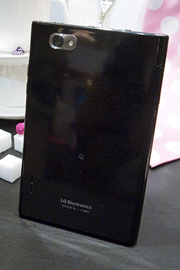 画像ギャラリー No.055のサムネイル画像 / NTTドコモ，「Xperia GX＆SX」や「GALAXY S III」，「ジョジョの奇妙な冒険」コラボモデルなど夏モデルスマートフォン16機種を発表