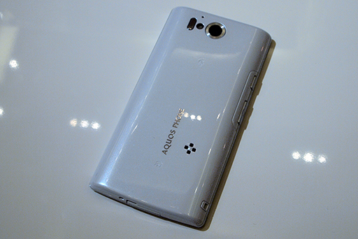 画像ギャラリー No.059のサムネイル画像 / NTTドコモ，「Xperia GX＆SX」や「GALAXY S III」，「ジョジョの奇妙な冒険」コラボモデルなど夏モデルスマートフォン16機種を発表