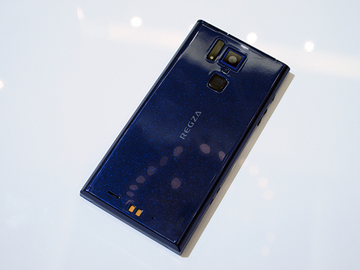 画像ギャラリー No.061のサムネイル画像 / NTTドコモ，「Xperia GX＆SX」や「GALAXY S III」，「ジョジョの奇妙な冒険」コラボモデルなど夏モデルスマートフォン16機種を発表