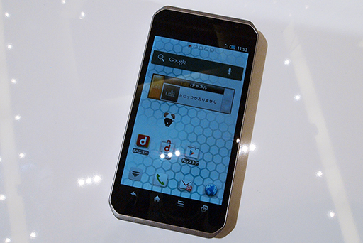 画像ギャラリー No.064のサムネイル画像 / NTTドコモ，「Xperia GX＆SX」や「GALAXY S III」，「ジョジョの奇妙な冒険」コラボモデルなど夏モデルスマートフォン16機種を発表