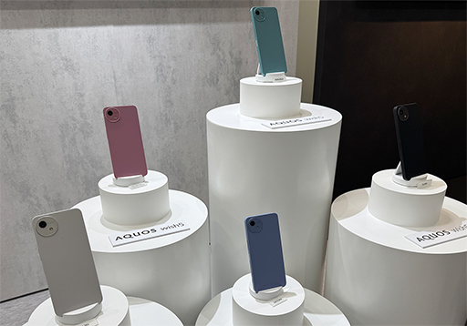 画像ギャラリー No.009のサムネイル画像 / 明るいディスプレイと強化したスピーカーで,より動画視聴を楽しめる最新スマホ「AQUOS R10」がシャープから登場