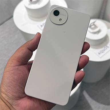 画像ギャラリー No.013のサムネイル画像 / 明るいディスプレイと強化したスピーカーで,より動画視聴を楽しめる最新スマホ「AQUOS R10」がシャープから登場