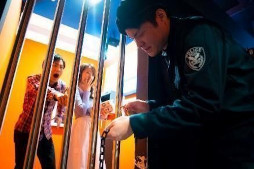 画像ギャラリー No.003のサムネイル画像 / 「リアル脱出ゲーム」と「Crazy Raccoon」のコラボが決定。ティザーサイトをオープン，詳細情報を4月16日に公開予定