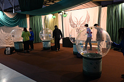 ���������꡼ No.044�Υ���ͥ������ / �֥���֥�ե���2025�ץե��ȥ�ݡ��ȡ������ˤϡȵ�������ȯ���ɤ⡣���ȥ饯������Ÿ��ʪ�����ơ������٥�Ȥ��ڤ��᤿�����ͻҤ�Ҳ�