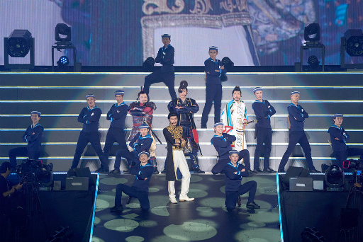 画像ギャラリー No.008のサムネイル画像 / 刀剣男士,東京ドームで華やかに舞う――「ミュージカル『刀剣乱舞』 目出度歌誉花舞 十周年祝賀祭」29日公演レポート